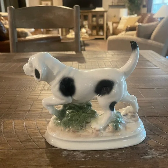 Porcelain figurine of a spotted dog made in England - Picture 2 of 6